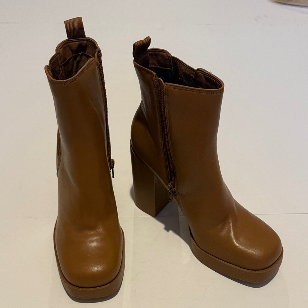 Gianni Bini Tan Heeled Boots